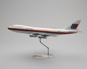 Image: model airplane: United Airlines, Boeing 747-100