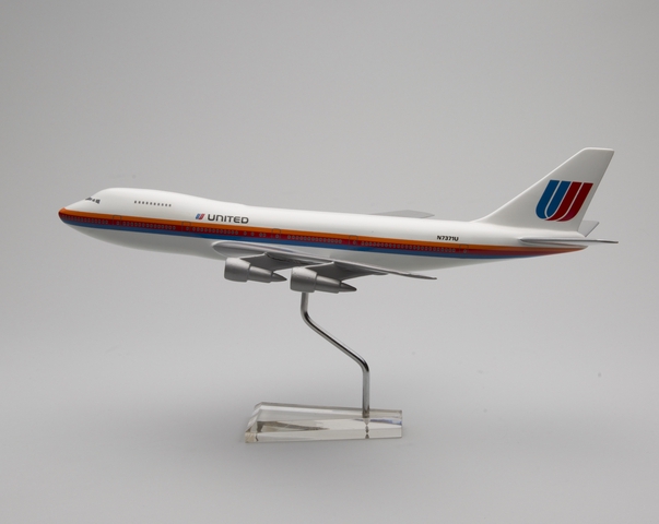 Model airplane: United Airlines, Boeing 747-100