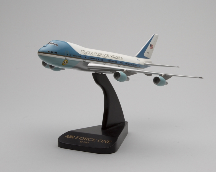 Image: model airplane: U.S. Air Force One, Boeing 747