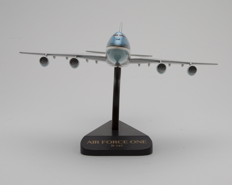 Image: model airplane: U.S. Air Force One, Boeing 747