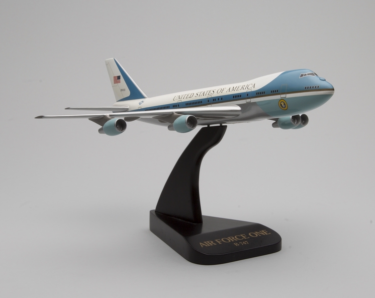 Image: model airplane: U.S. Air Force One, Boeing 747