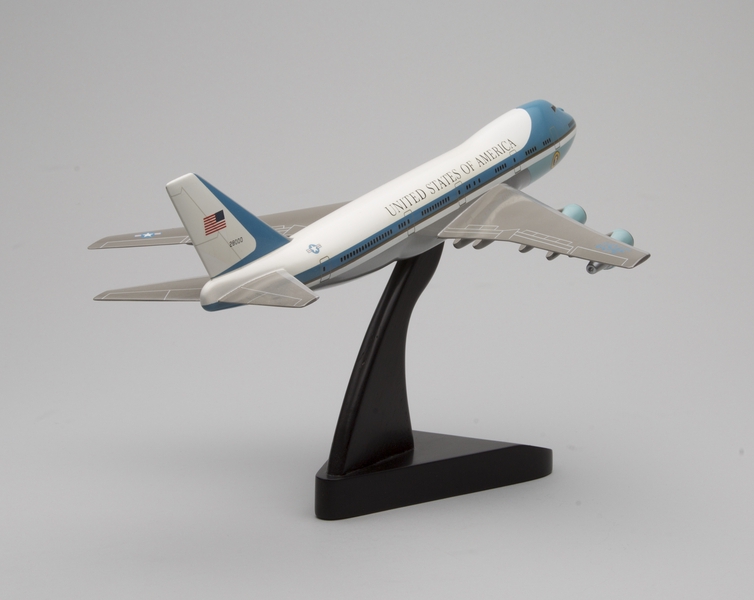 Image: model airplane: U.S. Air Force One, Boeing 747