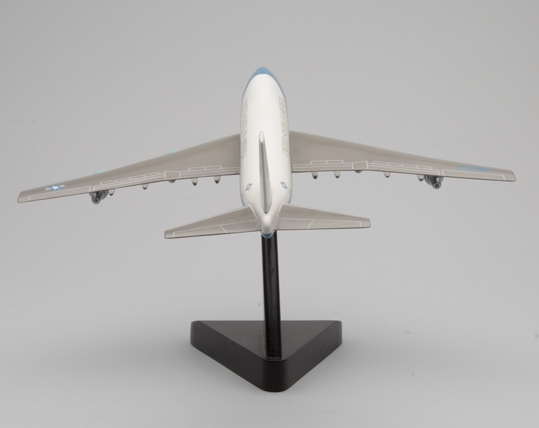 Image: model airplane: U.S. Air Force One, Boeing 747