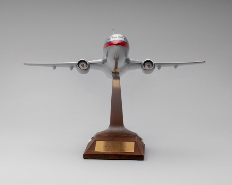 Image: model airplane: USAir, Boeing 737