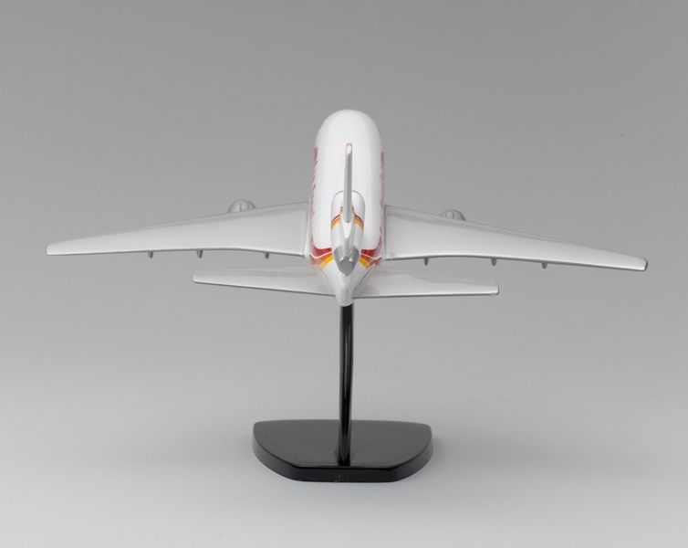 Image: model airplane: Sun Country Airlines, McDonnell Douglas DC-10