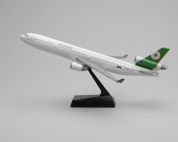 Model airplane: EVA Air, McDonnell Douglas MD-11