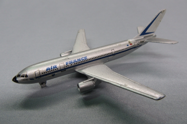 Miniature model airplane: Air France, Airbus A300B