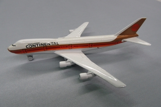 Image: miniature model airplane: Continental Airlines, Boeing 747