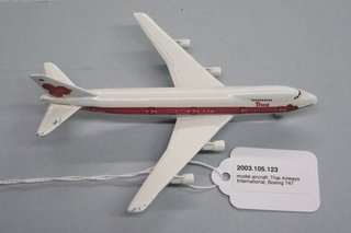 Image: miniature model airplane: Thai Airways International, Boeing 747