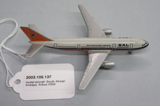 Miniature model airplane: South African Airways, Airbus A330