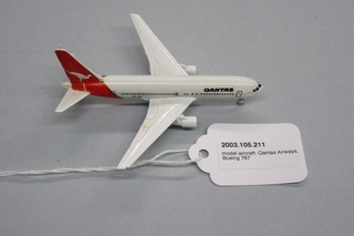 Image: miniature model airplane: Qantas Airways, Boeing 767