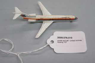 Image: miniature model airplane: United Airlines, Boeing 727