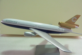 Image: model airplane: Continental Airlines, McDonnell Douglas DC-10, proposed livery
