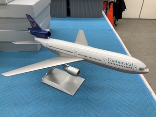 Image: model airplane: Continental Airlines, McDonnell Douglas DC-10, proposed livery
