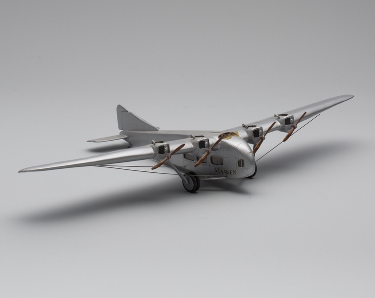 Image: model airplane: Zeppelin-Staaken E.4/20