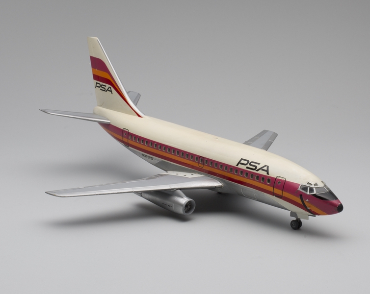 Image: model airplane: Pacific Southwest Airlines (PSA), Boeing 737-100