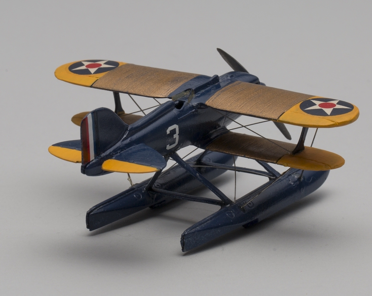 Image: model airplane: Curtiss R3C-2 Racer