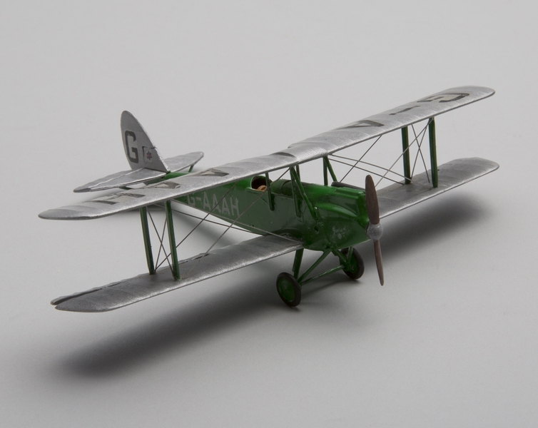 Image: model airplane: de Havilland D.H.60G Gipsy Moth
