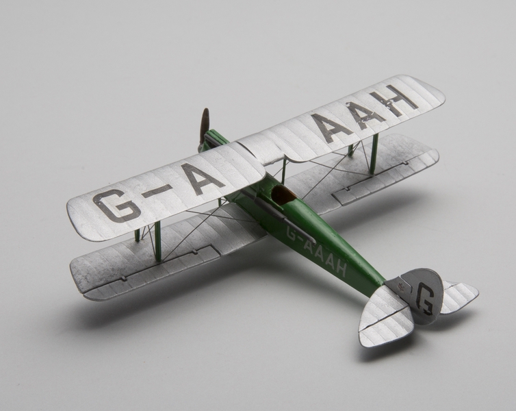 Image: model airplane: de Havilland D.H.60G Gipsy Moth