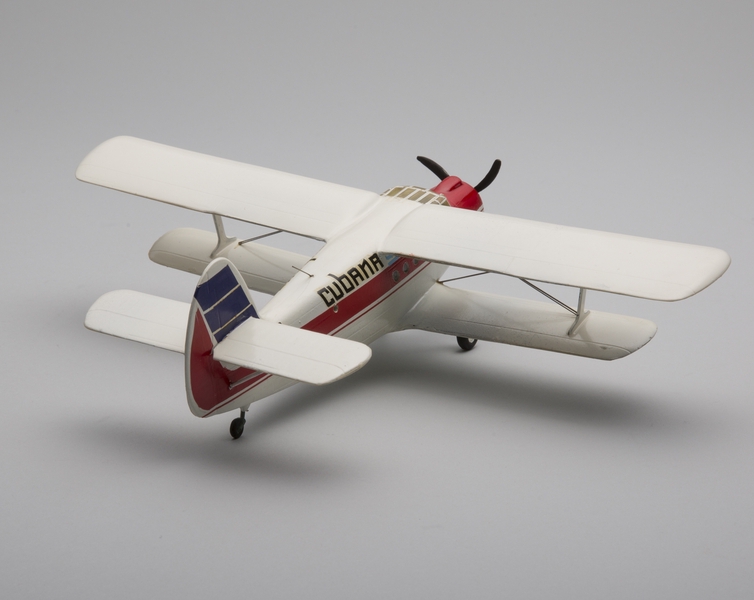 Image: model airplane: Cubana de Aviación S.A., Antonov An-2