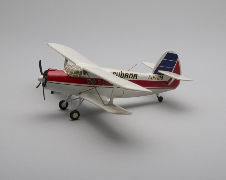 Image: model airplane: Cubana de Aviación S.A., Antonov An-2