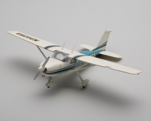 Image: model airplane: Cessna 172 Skyhawk