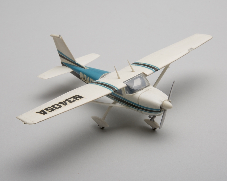 Image: model airplane: Cessna 172 Skyhawk