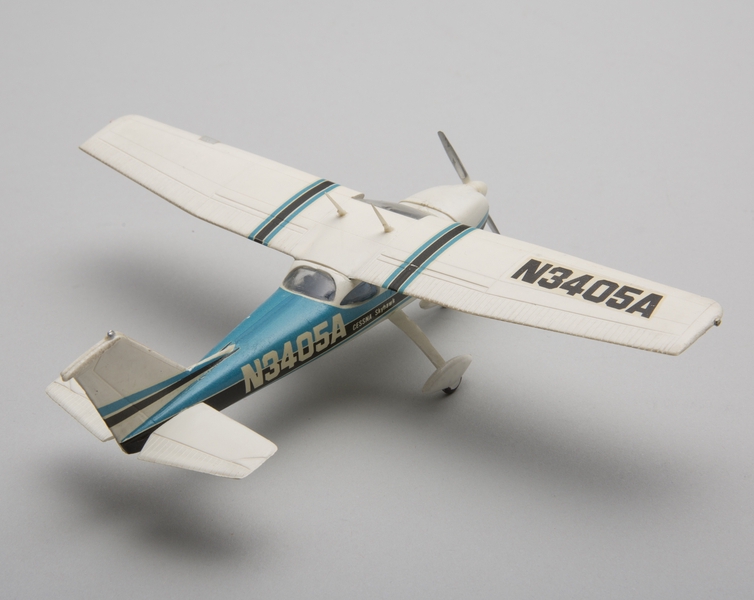 Image: model airplane: Cessna 172 Skyhawk