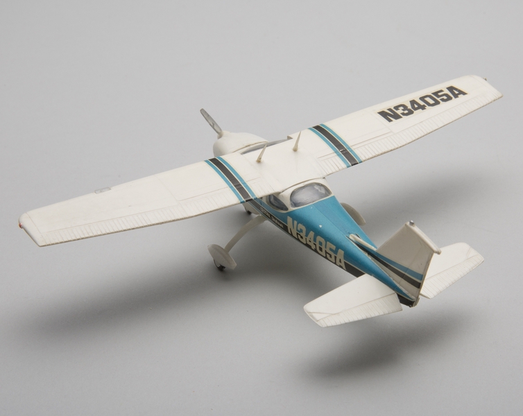 Image: model airplane: Cessna 172 Skyhawk