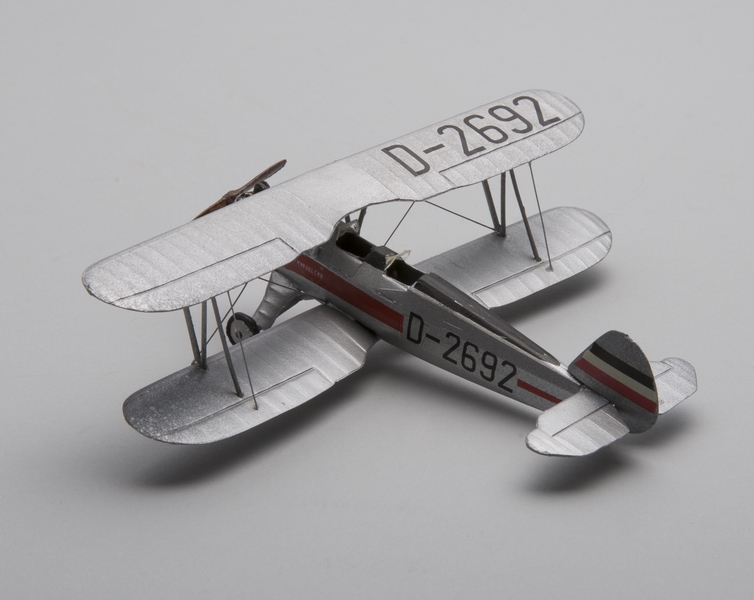 Image: model airplane: Focke-Wulf Fw-44 Stieglitz (Goldfinch)