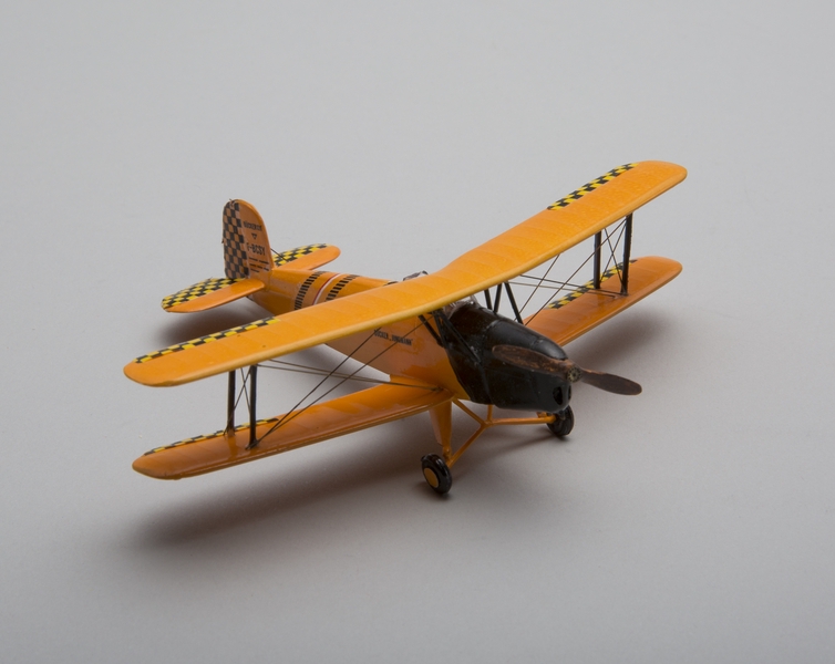Image: model airplane: Bücker Bü 131 Jungmann