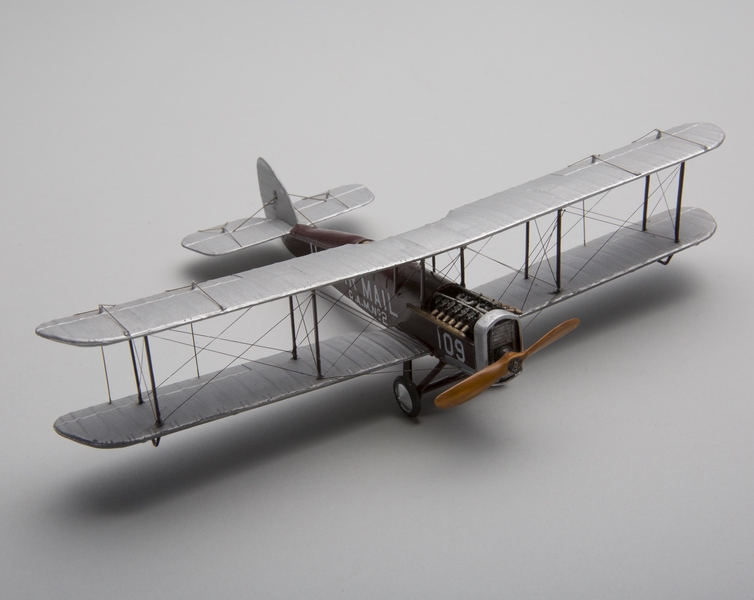 Image: model airplane: de Havilland (Airco) DH-4 mail plane