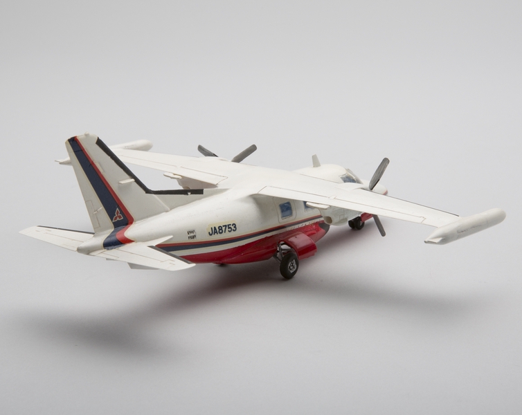 Image: model airplane: Mitsubishi MU-2