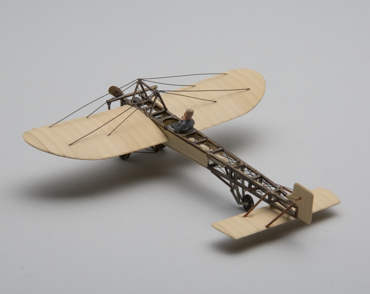 Image: model airplane: Blériot XI