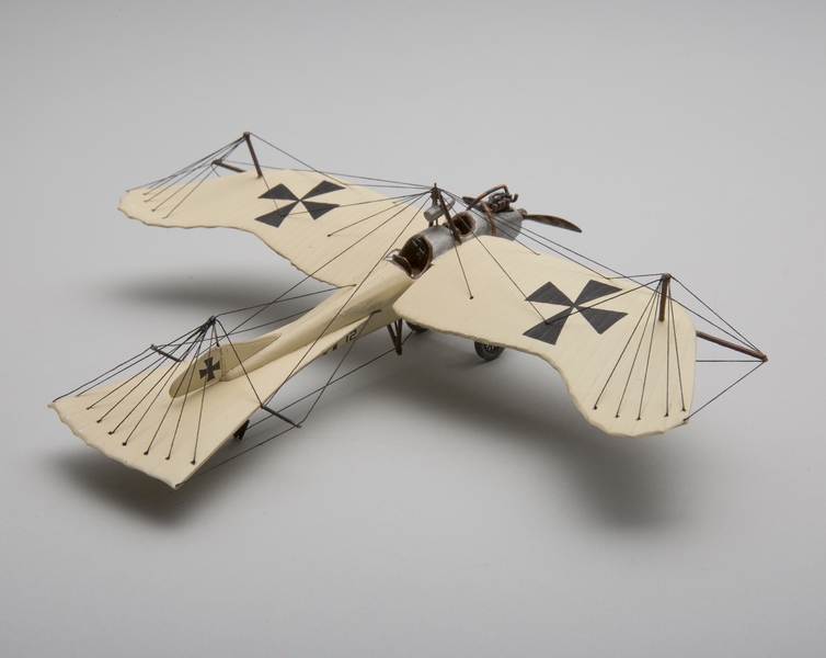 Image: model airplane: Etrich Taube (Dove)