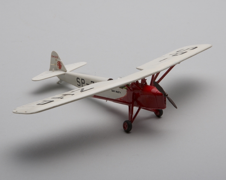 Image: model airplane: RWD 8 Dar Pasty