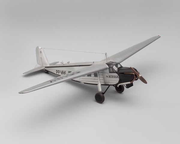 Model airplane: VARIG, Messerschmitt M 20b Aceguá
