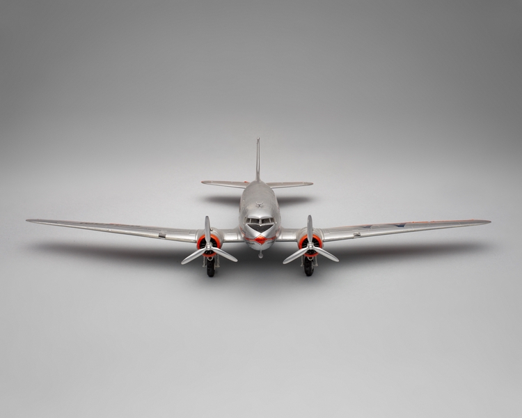 Image: model airplane: American Airlines, Douglas DST (Douglas Sleeper Transport)