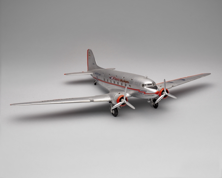 Image: model airplane: American Airlines, Douglas DST (Douglas Sleeper Transport)