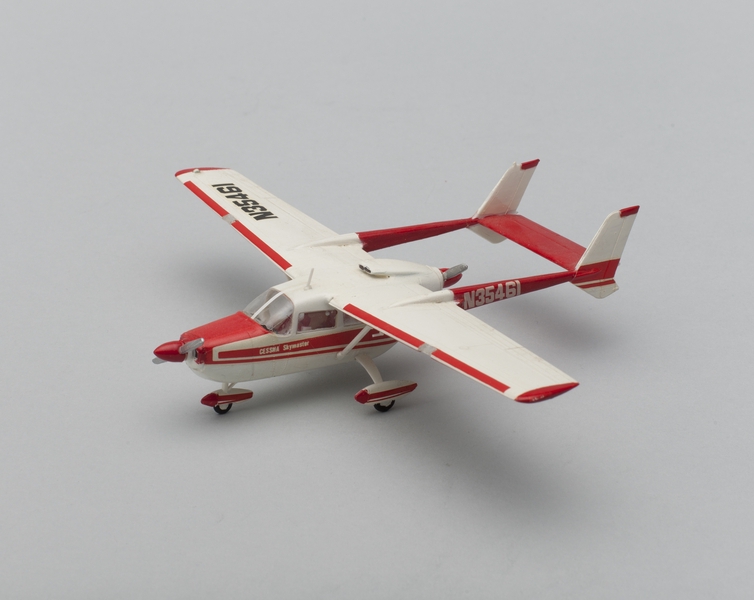 Image: model airplane: Cessna 336 Skymaster