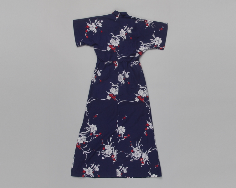 Image: flight attendant dress: American Airlines