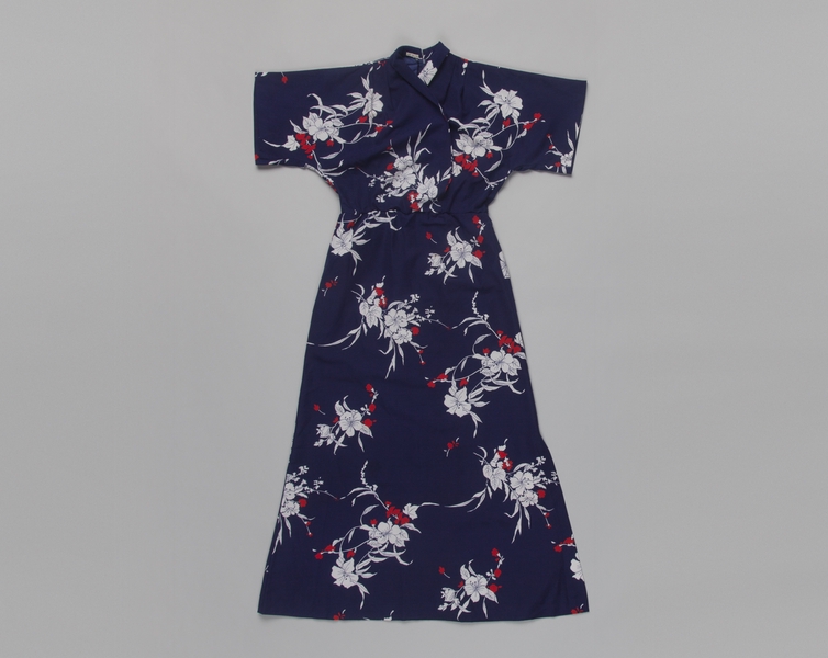 Image: flight attendant dress: American Airlines