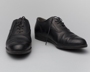 Image: flight officer shoes: United Air Lines