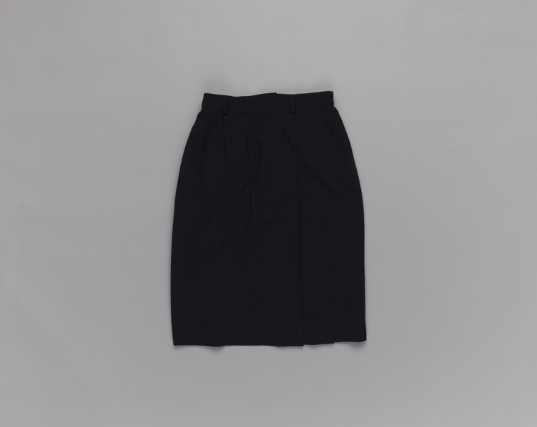 Image: customer service agent skirt: United Airlines