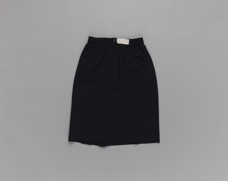 Image: customer service agent skirt: United Airlines