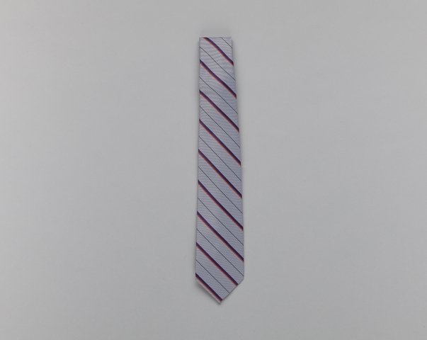 Customer service agent necktie: Federal Express