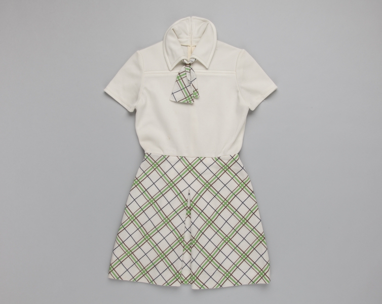 Image: air hostess dress: TWA (Trans World Airlines), summer