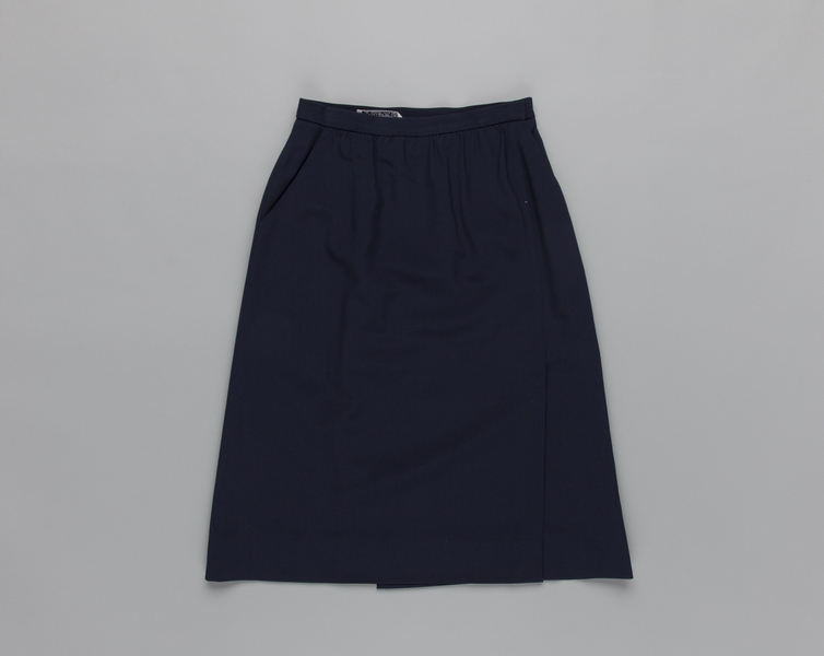 Image: flight attendant skirt: United Airlines