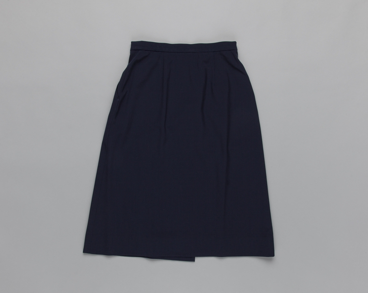 Image: flight attendant skirt: United Airlines