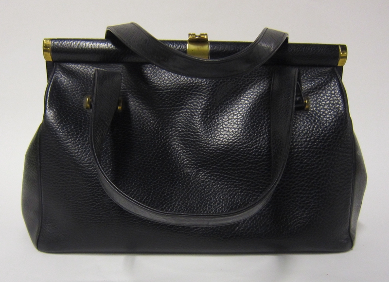 Image: air hostess handbag: TWA (Trans World Airlines)